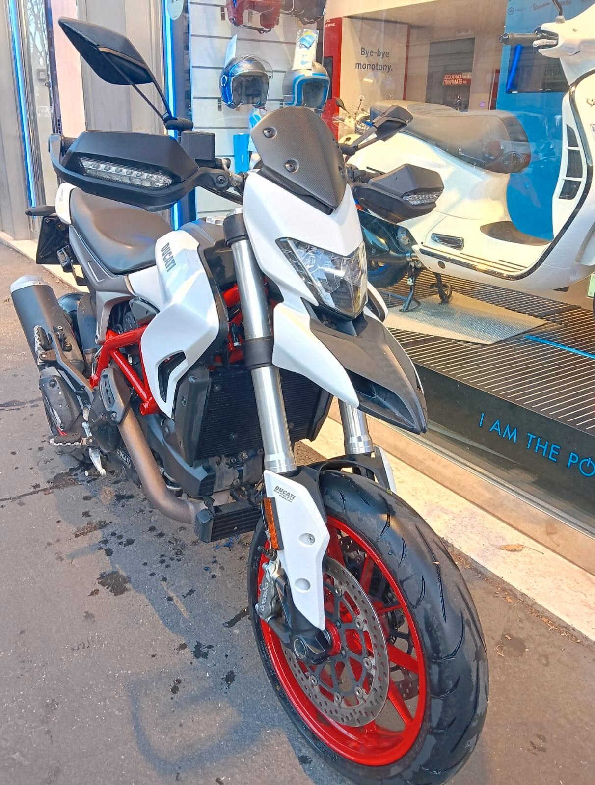 Ducati Hypermotard 939