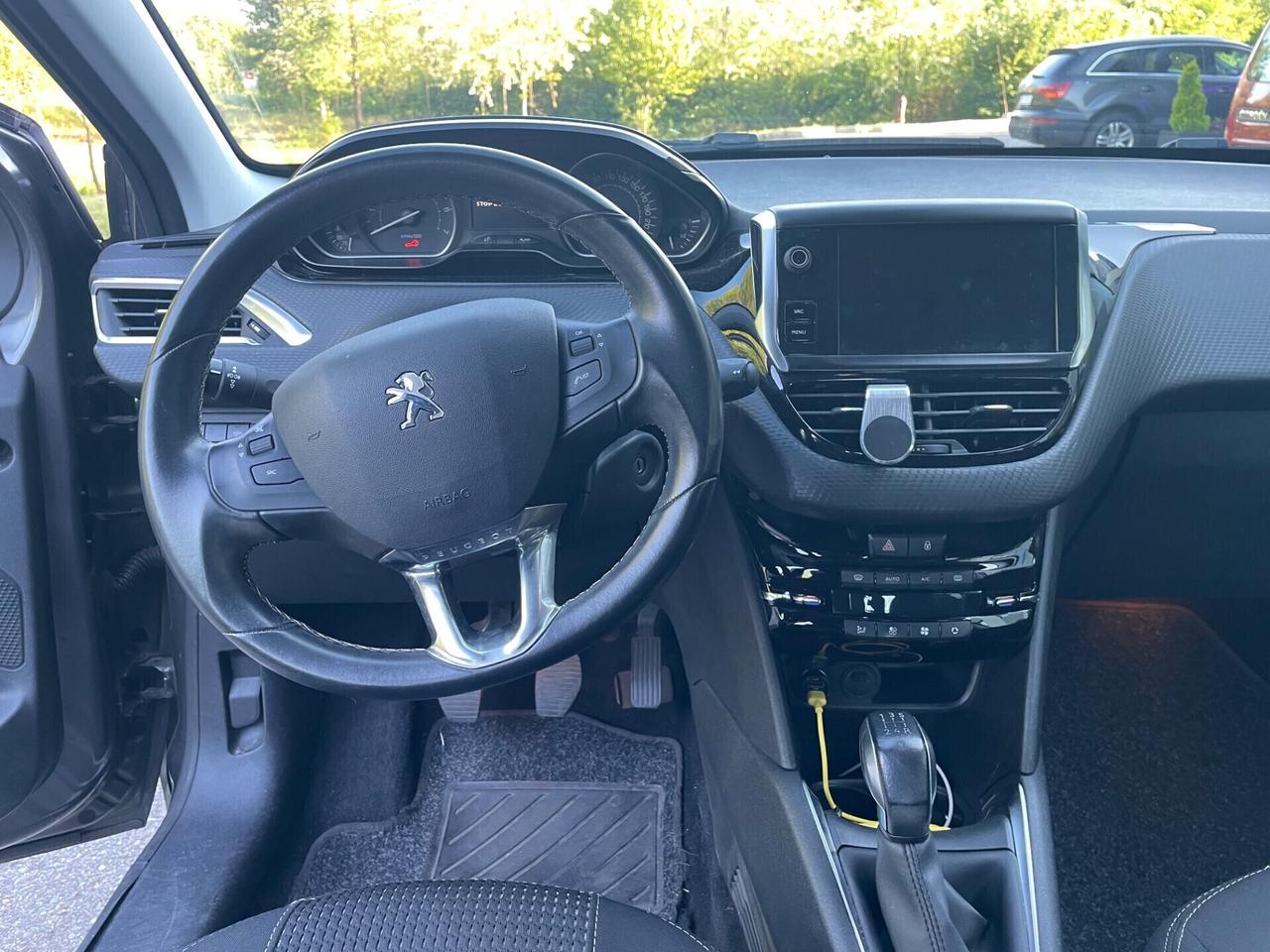 Peugeot 208 PureTech 82 5 porte Allure*solo 40000km*NAVI*NEOPATENTATI