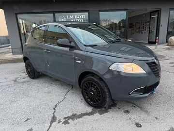 Lancia Ypsilon 1.2 BENZINA 5 porte Gold --COME NUOVA .
