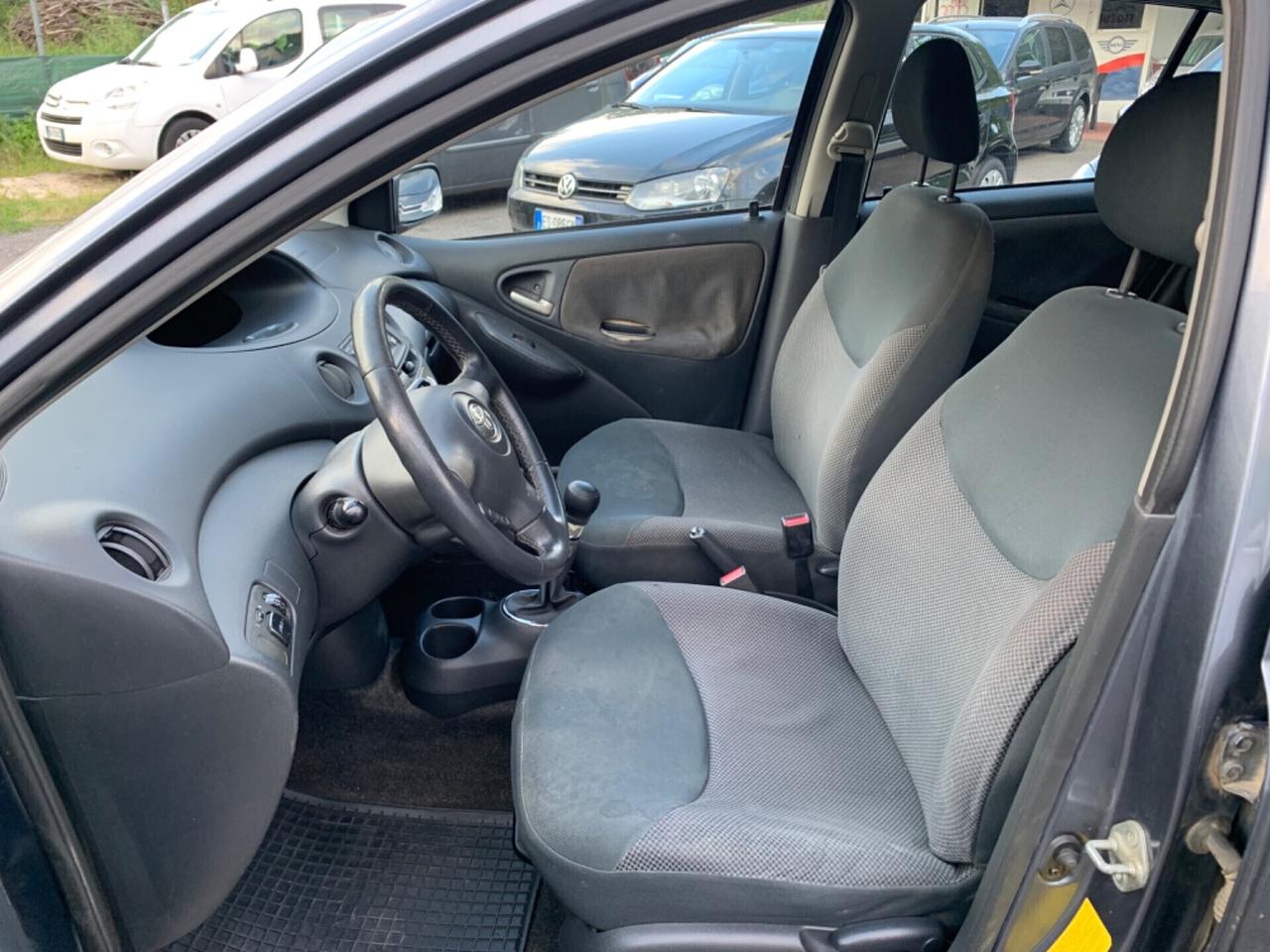Toyota Yaris 1.0i 16V cat 5 porte