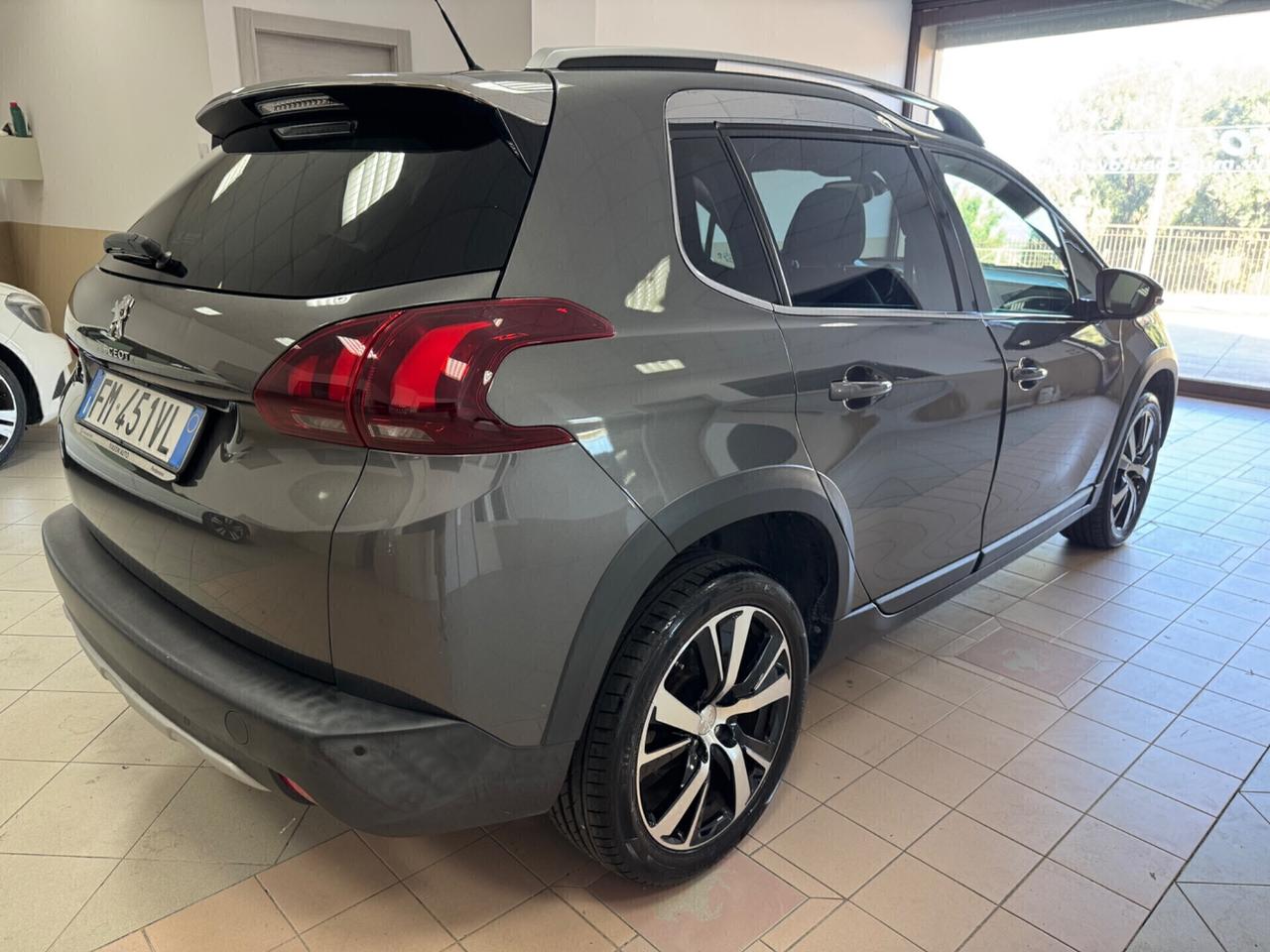 Peugeot 2008 1.6 HDI 100 CV Allure