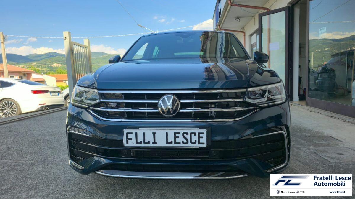 VOLKSWAGEN - Tiguan 2.0 tdi scr R-Line 150cv dsg (Conto Vendita - Esposizione Piano Lago)