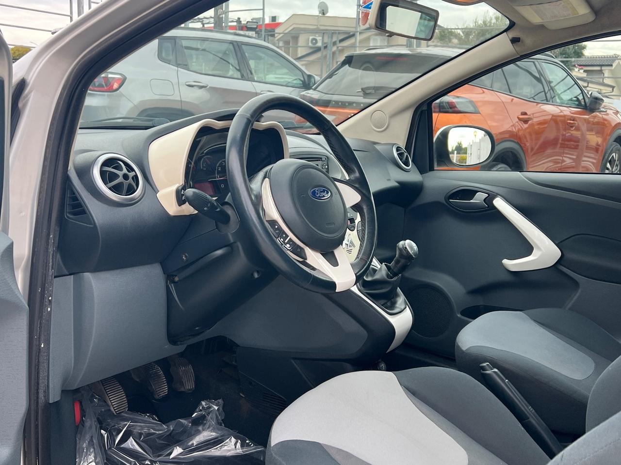 Ford Ka 1.2 8V 69CV Titanium