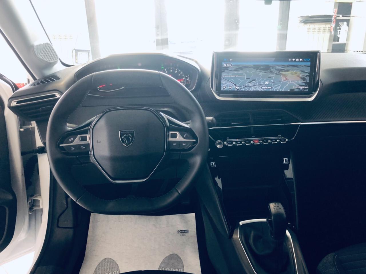 Peugeot 208 1.2 benzina neopatenti 15mila km