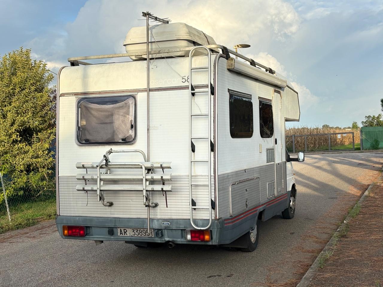 Ford Tranzit Laika 2.5