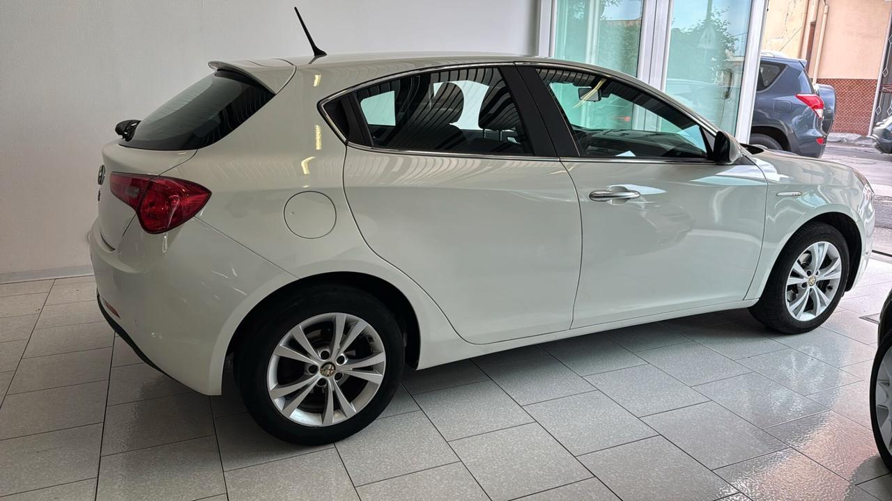 Alfa Romeo Giulietta 1.6 JTDm-2 105 CV Exclusive