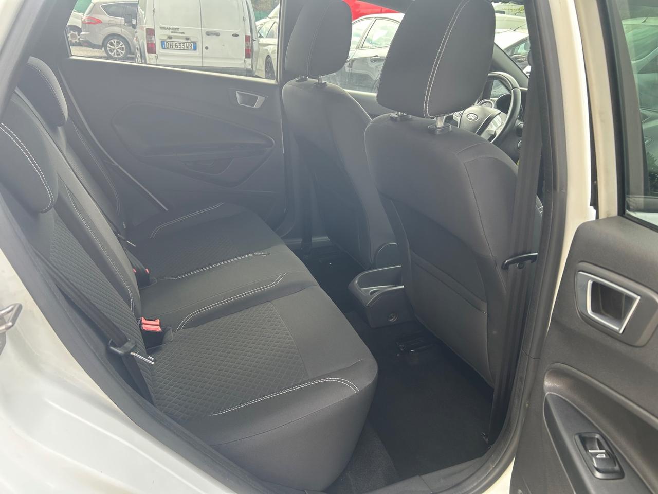Ford Fiesta 1.5 TDCi Black & White Edition Euro 6B