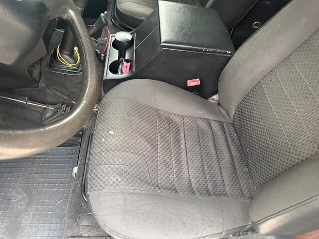 Land Rover Defender 90 2.4 TD4 Station Wagon E