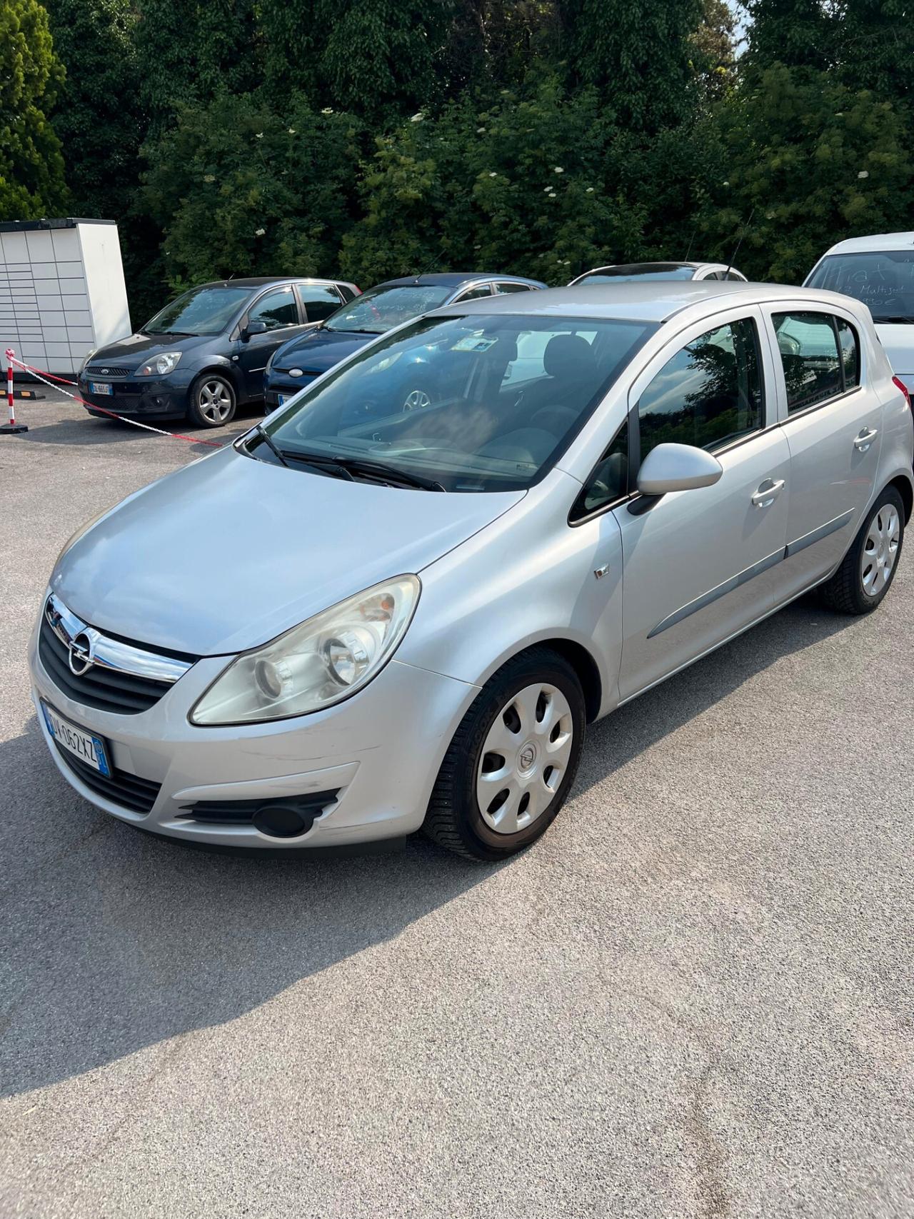 Opel Corsa 1.4 16V 5 porte Cosmo