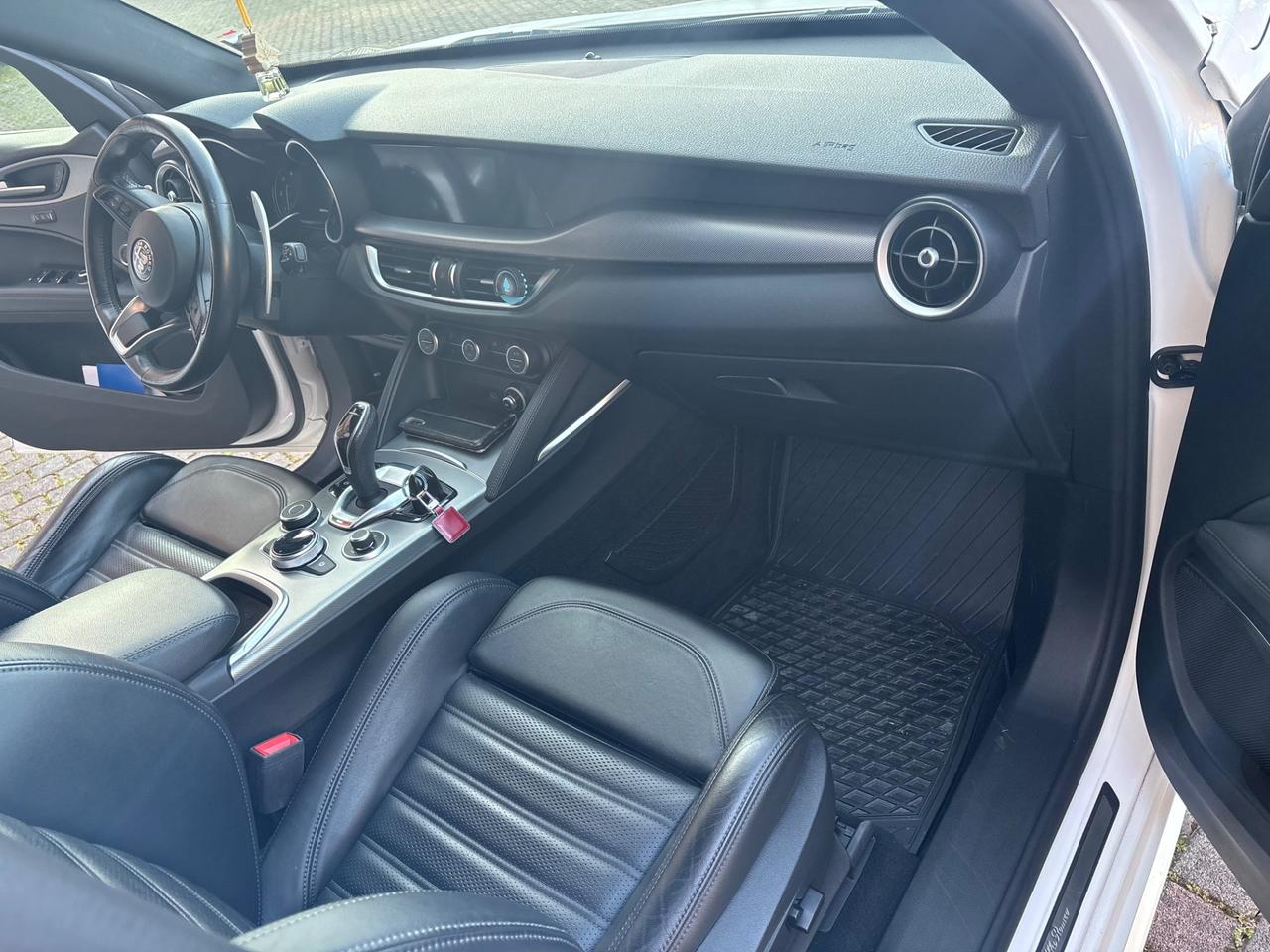 Alfa Romeo Stelvio 2.2 Turbodiesel 210 CV AT8 Q4 Veloce