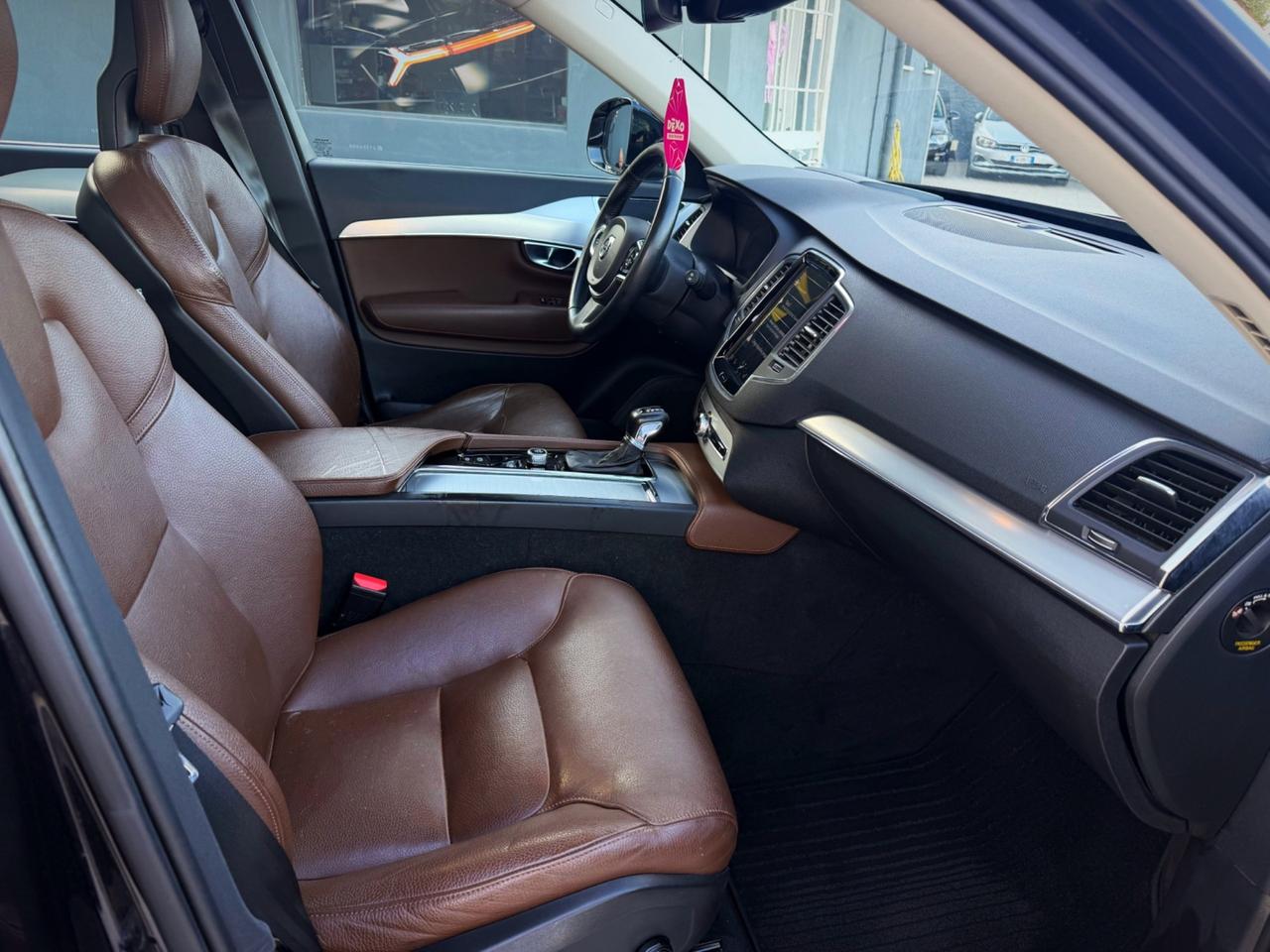 Volvo XC 90 XC90 D5 AWD Geartronic 7 posti R-design
