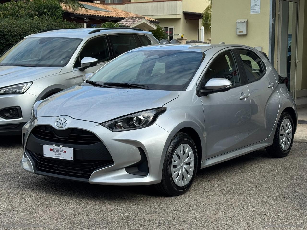 TOYOTA Yaris 1.5 Hybrid 5p. Business PACK