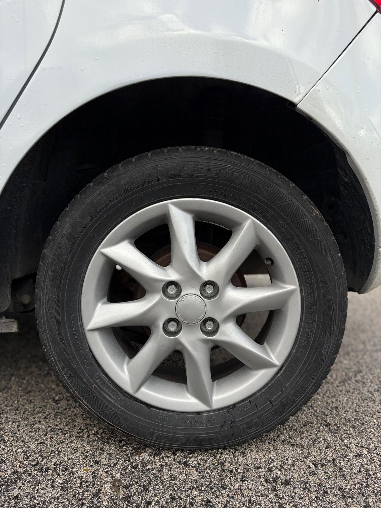 Dacia Sandero 1.2 GPL 75CV Touch & Bluetooth