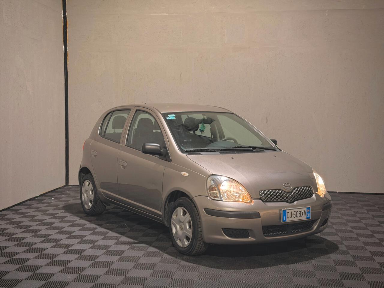 Toyota Yaris 1.0i 5 PORTE - UNICOPROPRIETARIO
