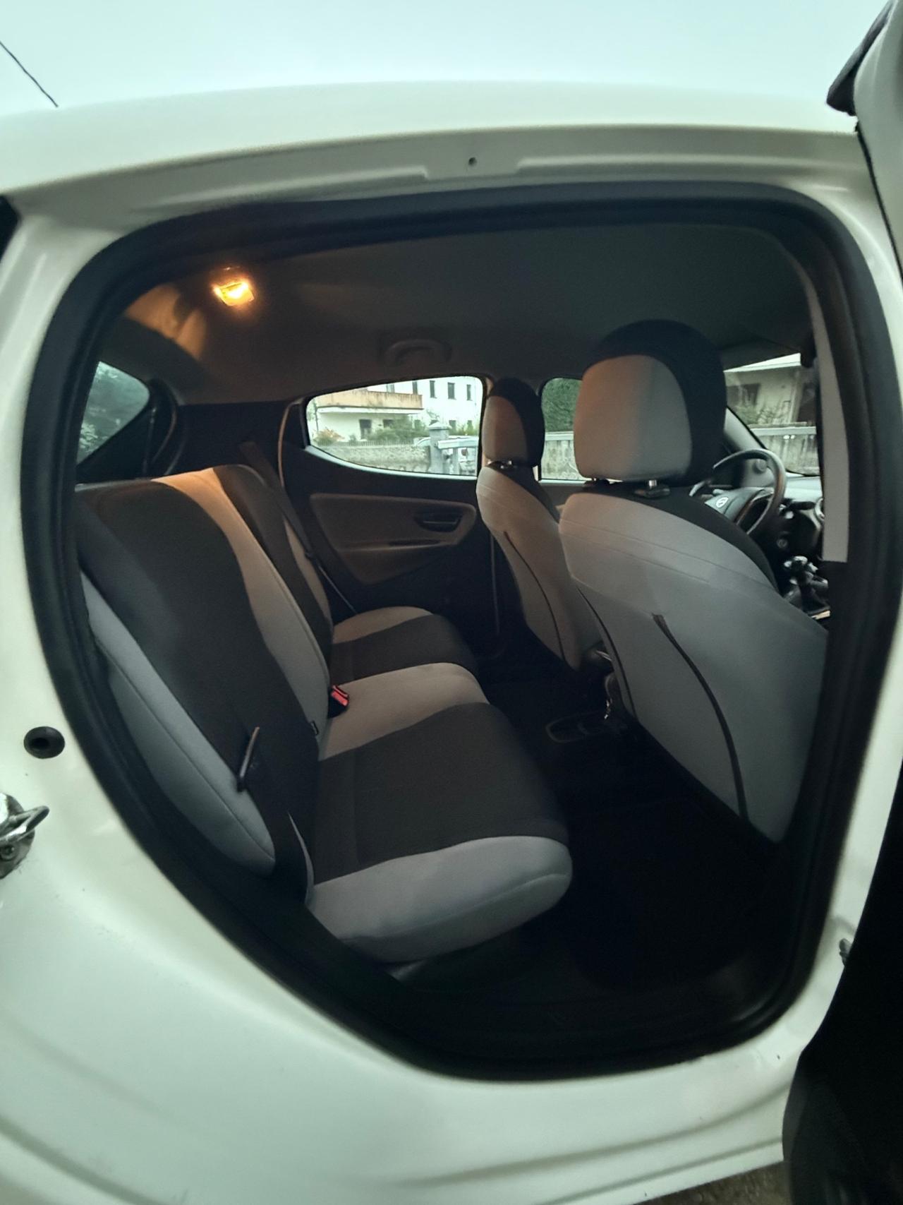 Lancia Ypsilon 0.9 METANO VALIDO 2029 2013 NEOPAT