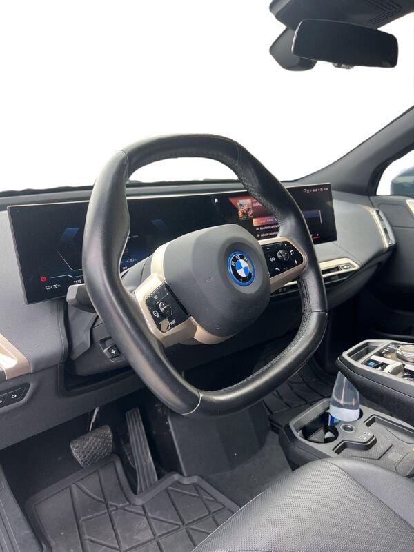 BMW iX xDrive40 Pacchetto Sportivo