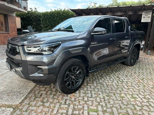 Toyota Hilux 2.4 D-4D A/T 4WD 4 porte Double Cab Invincible