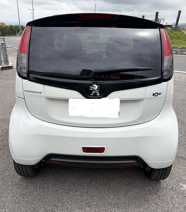 PEUGEOT iOn Active