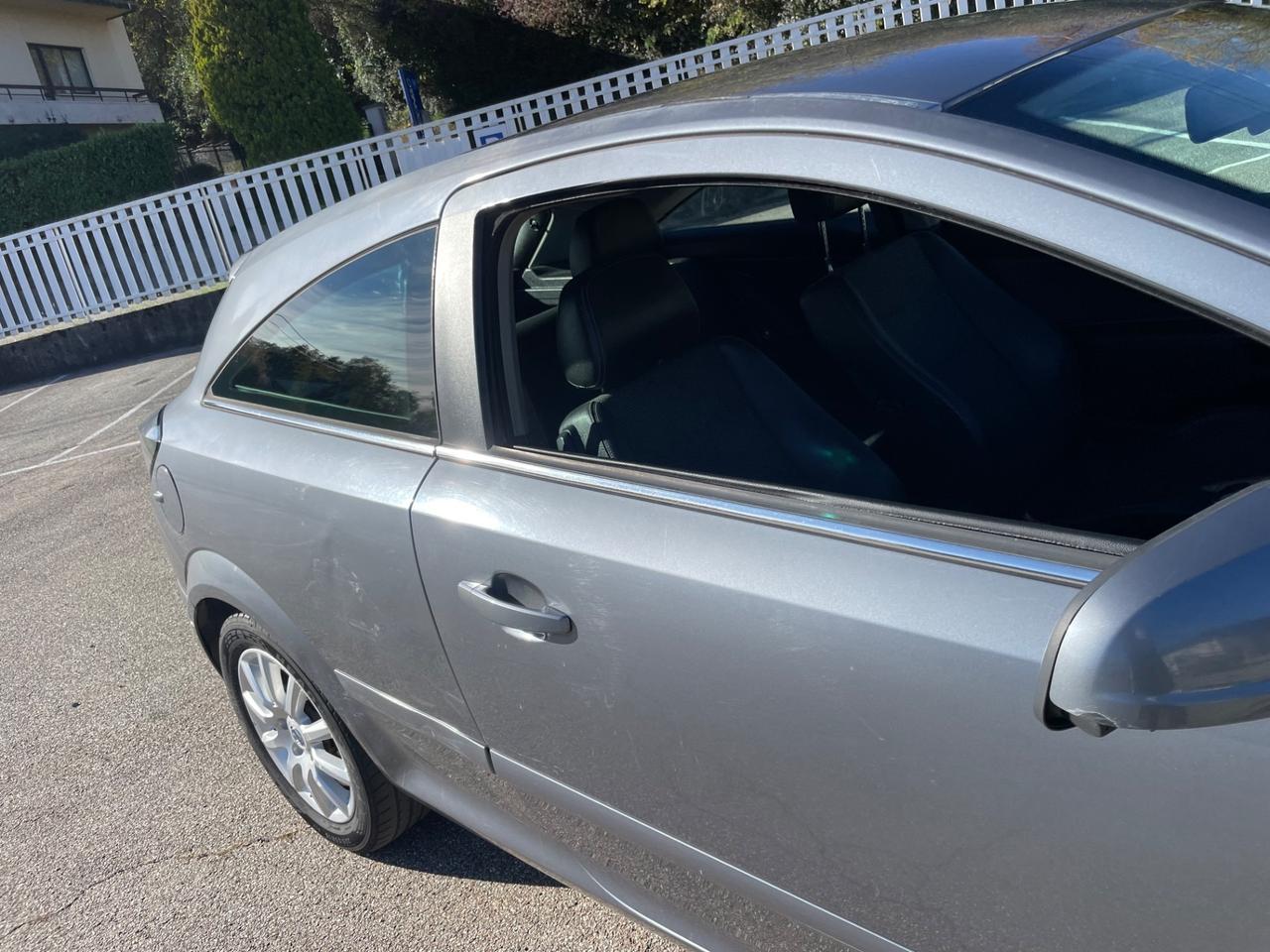 Opel Astra GTC 1.7 CDTI