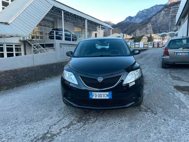 Lancia Ypsilon 1.2 69 CV 5 porte Gold NEOPATENTATI