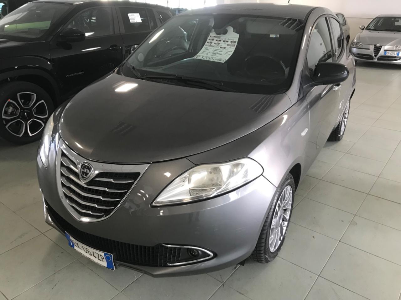 Lancia Ypsilon 1.2 69 CV 5 porte S&S Platinum