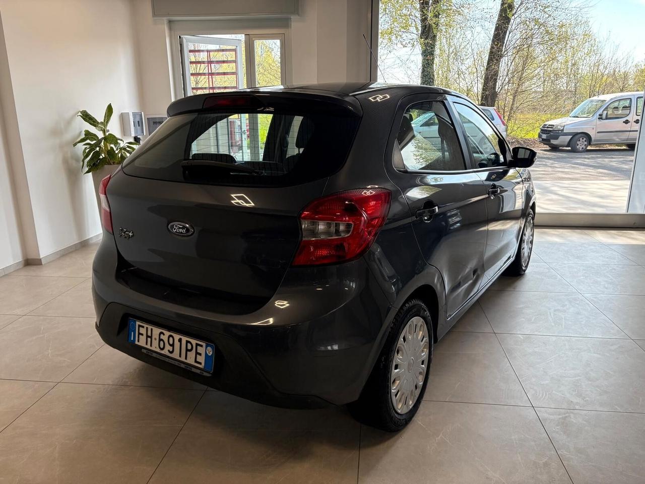 Ford Ka 1.2 Ti-VCT 85CV Black & White -