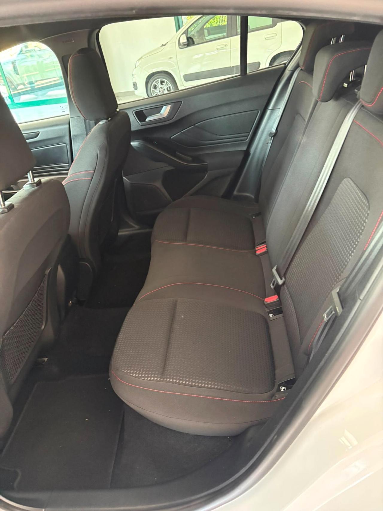 Ford Focus 1.0 EcoBoost Hybrid 125 CV 5p. ST-Line