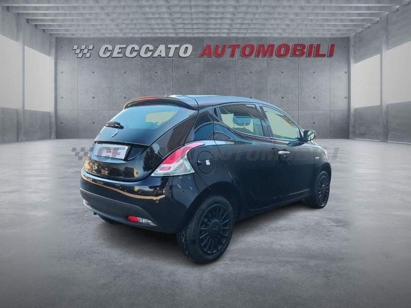 Lancia Ypsilon Ypsilon 1.0 firefly hybrid Silver s&s 70cv 5p.ti
