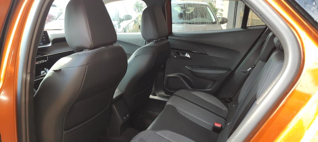 Peugeot 2008 BlueHDi 130 S&S EAT8 Allure Pack