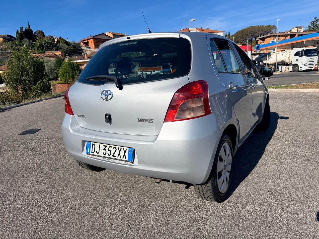 Toyota Yaris 1.0 VVT-i 70cv Benzina - 67.000 km - Garanzia 12 mesi