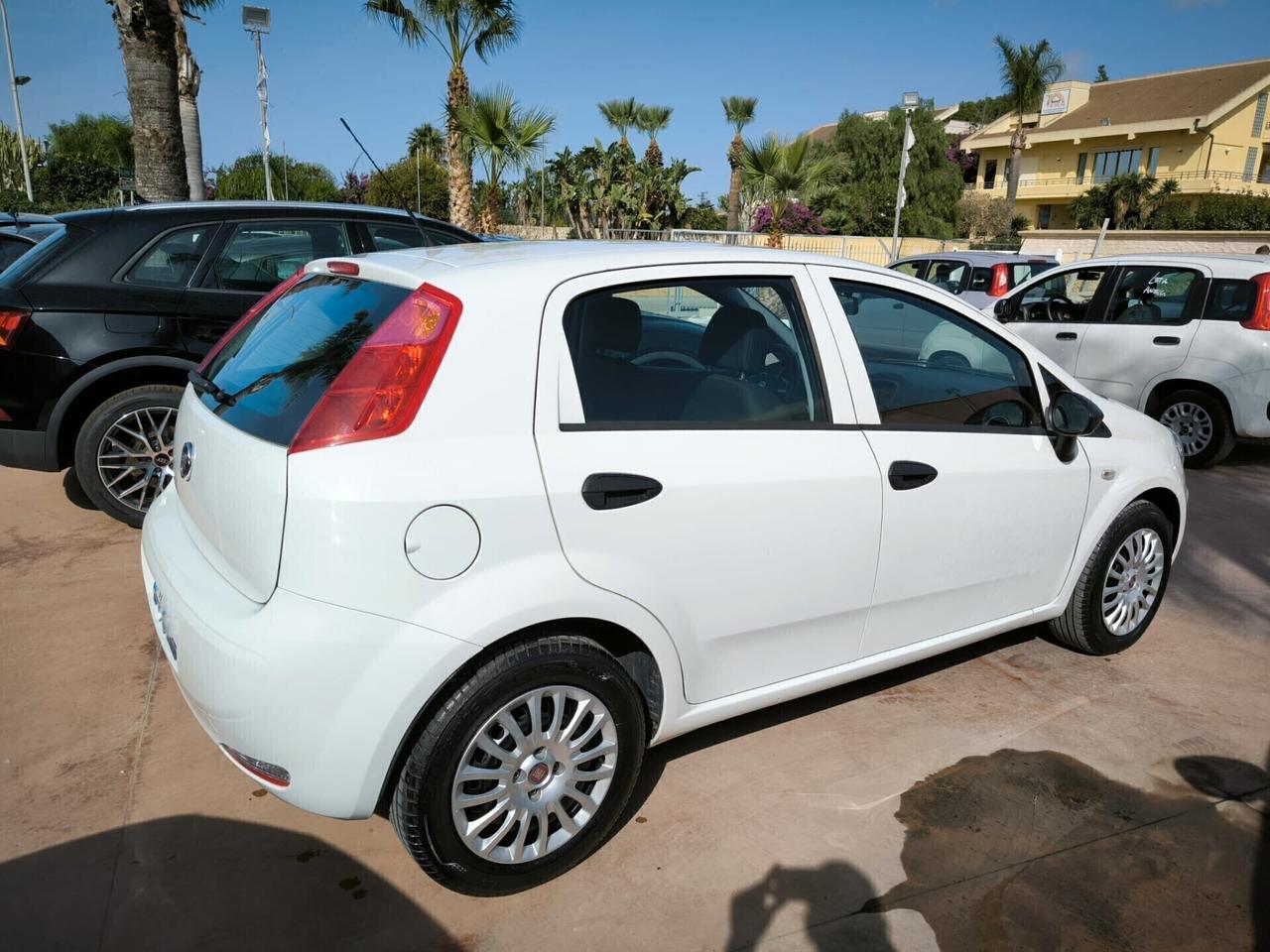 Fiat Punto 1.3 MJT II S&S 95 CV 5 porte Street