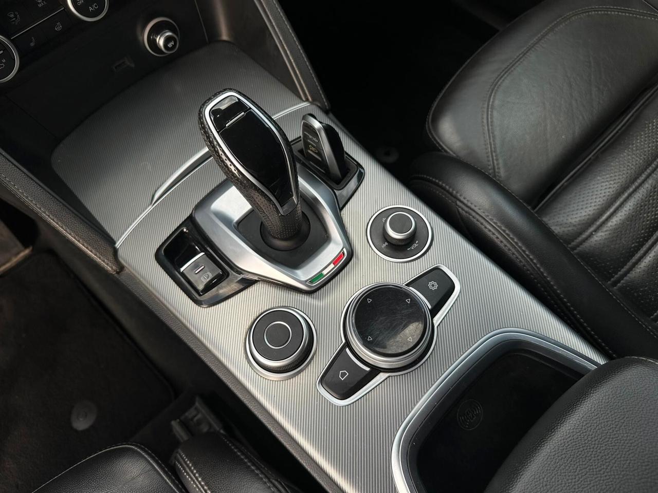 Alfa Romeo Stelvio 2.2 Turbodiesel 210 CV AT8 Q4 Veloce