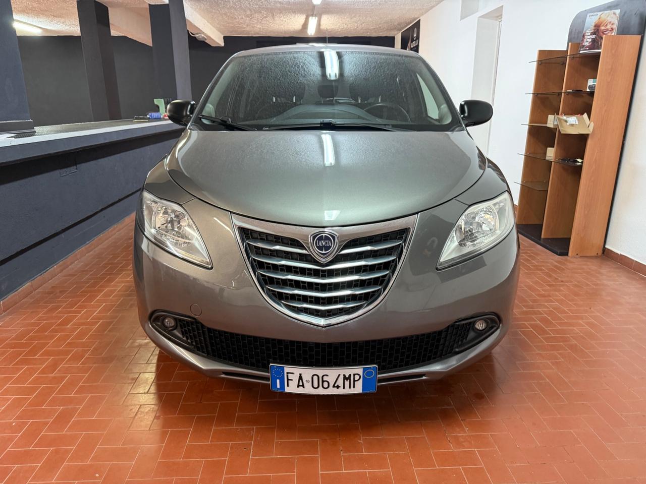 Lancia Ypsilon 1.2 69 CV 5 porte Gold