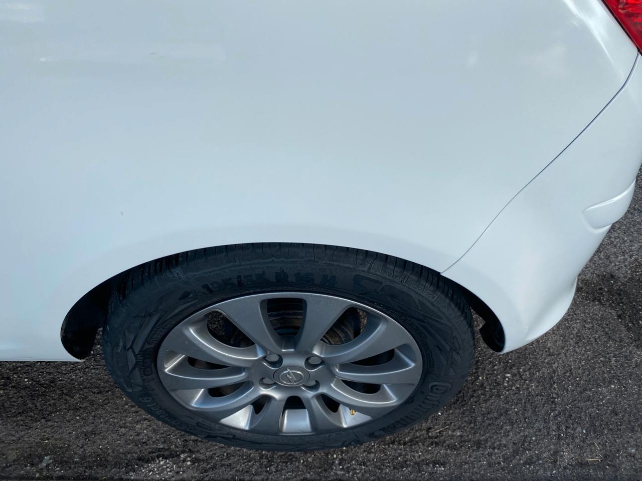 Opel Corsa 1.2 3 porte Club