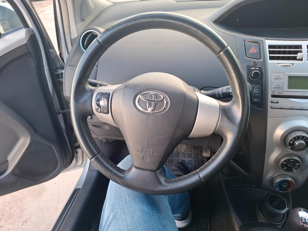 TOYOTA YARIS 1.0 BENZINA 5 PORTE - 2008