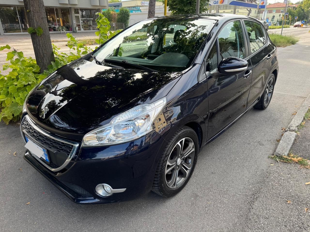 Peugeot 208 1.4 HDi 68 CV 5 p Allure garanzia 12 mesi