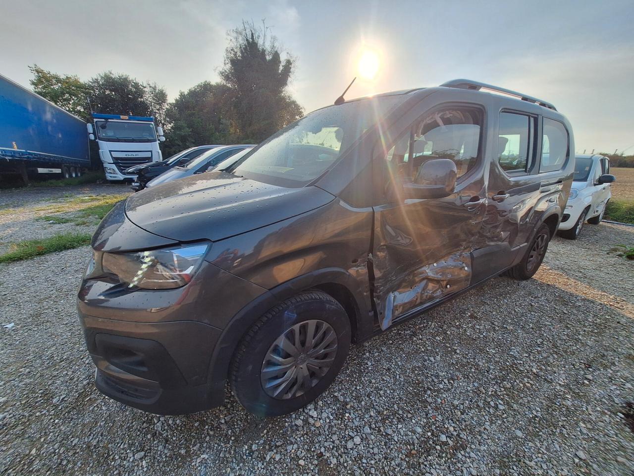 Peugeot Rifter BlueHDi S&S 130cv Long Allure
