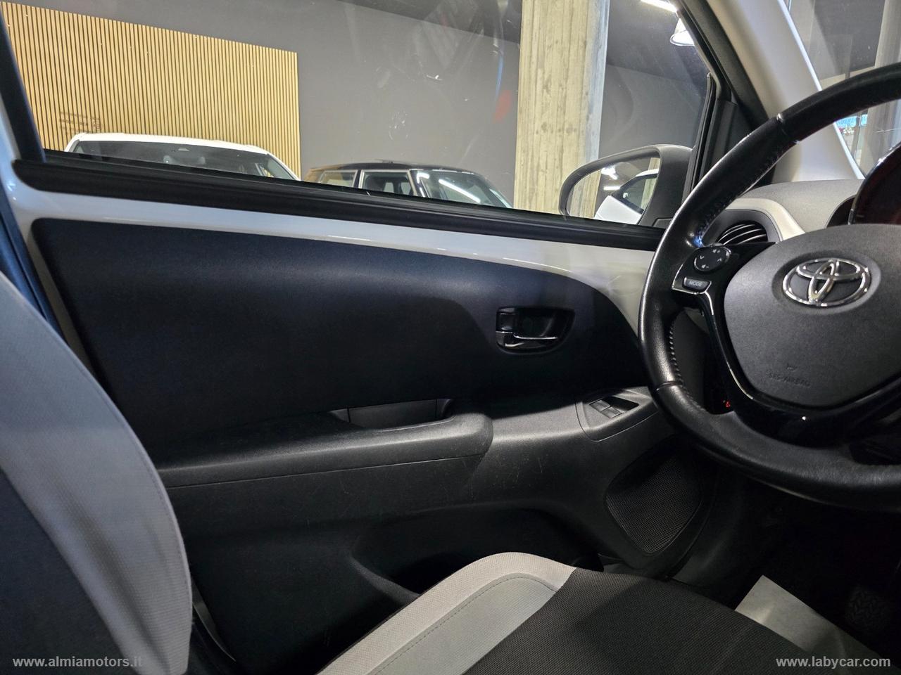 TOYOTA Aygo 1.0 VVT-i 69 CV 5p. x-cool