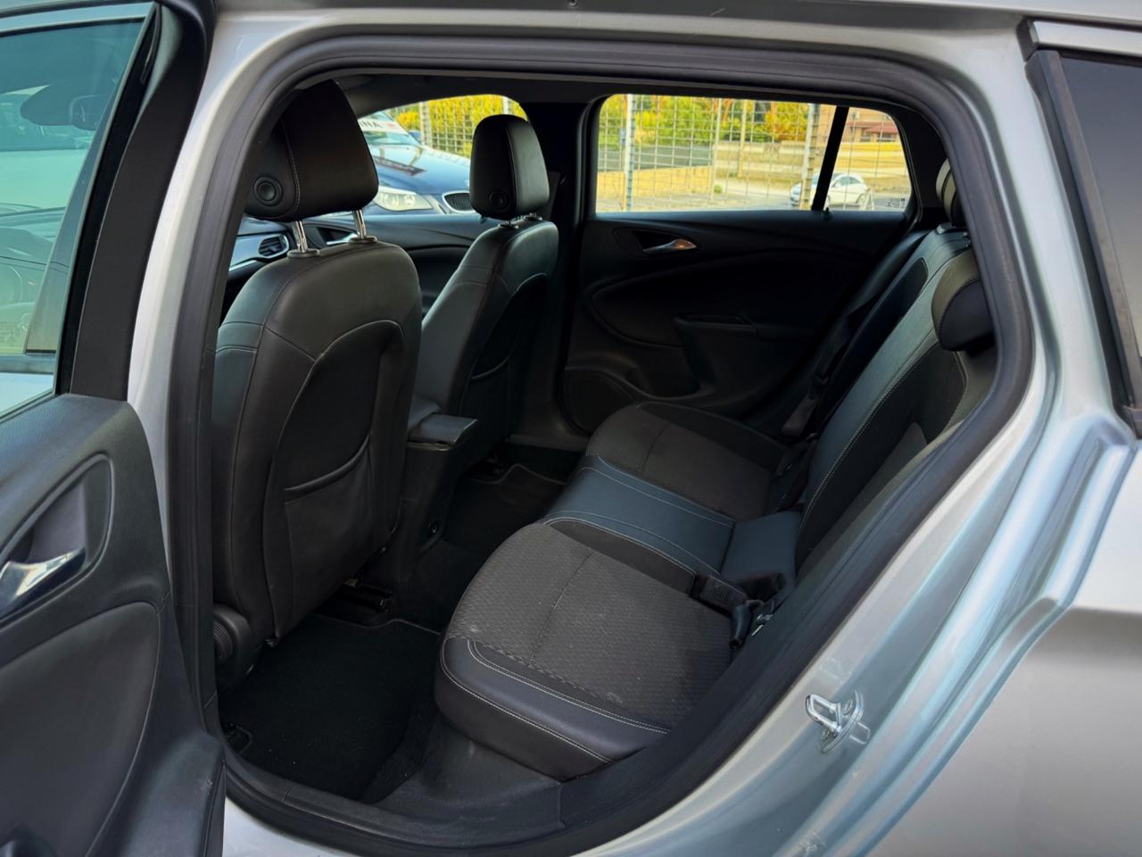 Opel Astra 1.6 CDTi 136CV aut. Sports Tourer Innovation Garanzia 12 Mesi