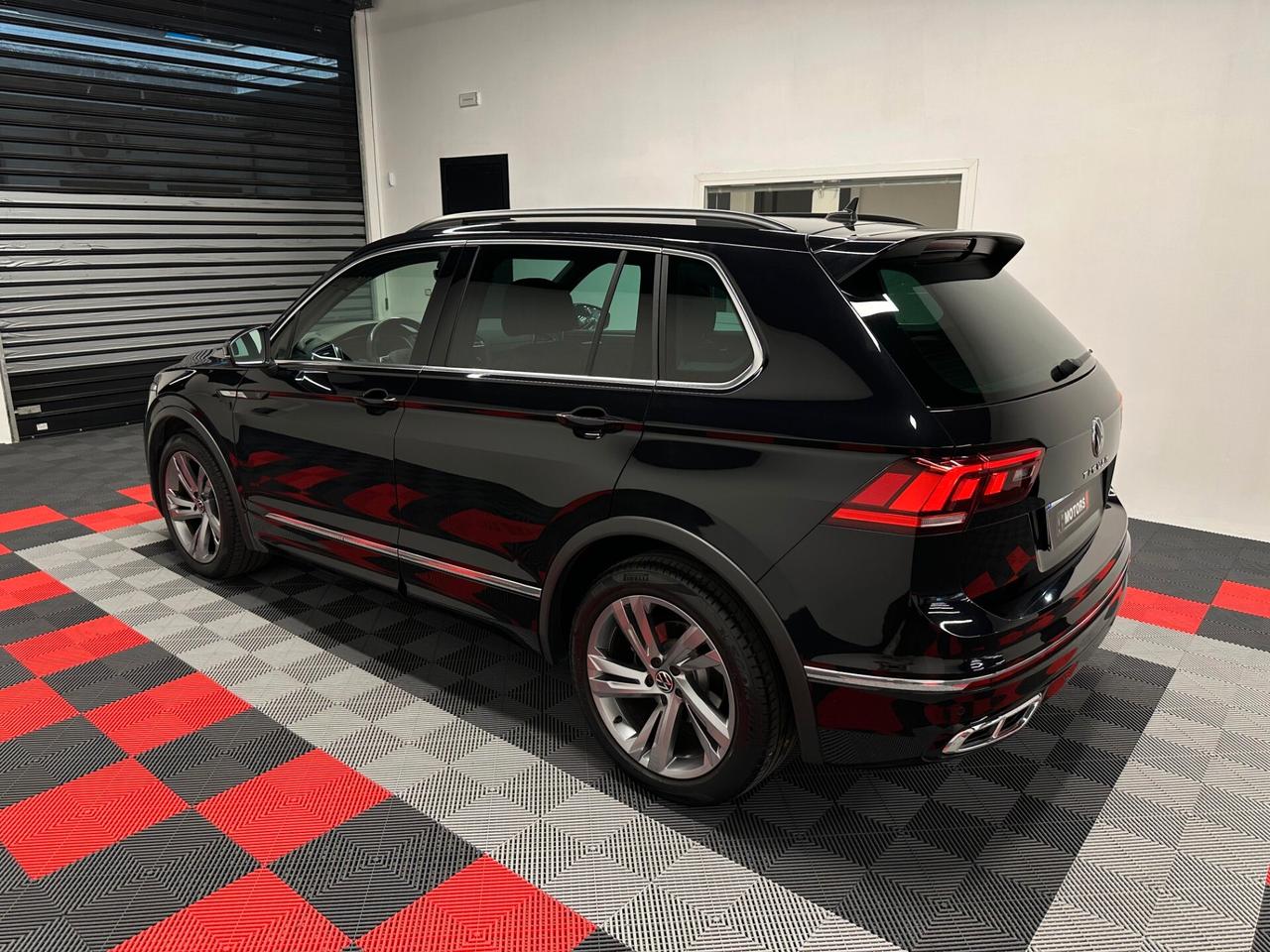 Volkswagen Tiguan 2.0 TDI 150 CV DSG R-Line
