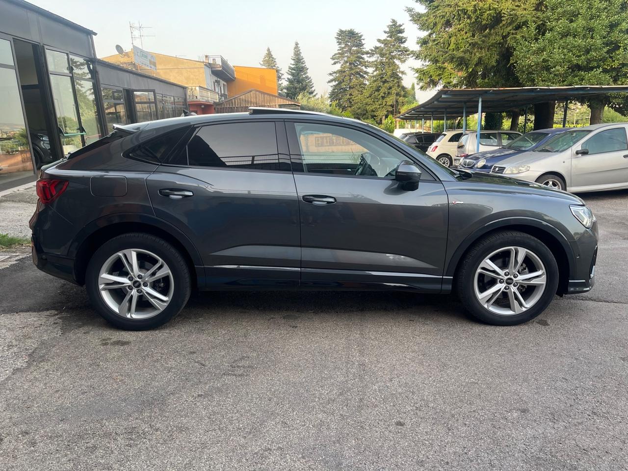 Audi Q3 SPB 35TDI S tronic line edition-solo Km30000-