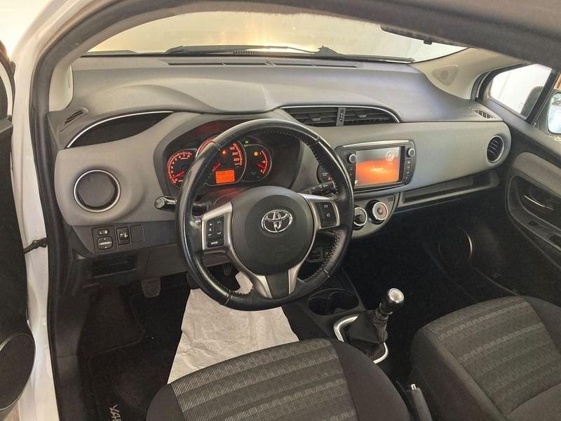 Toyota Yaris Yaris 5p 1.3 Lounge my16