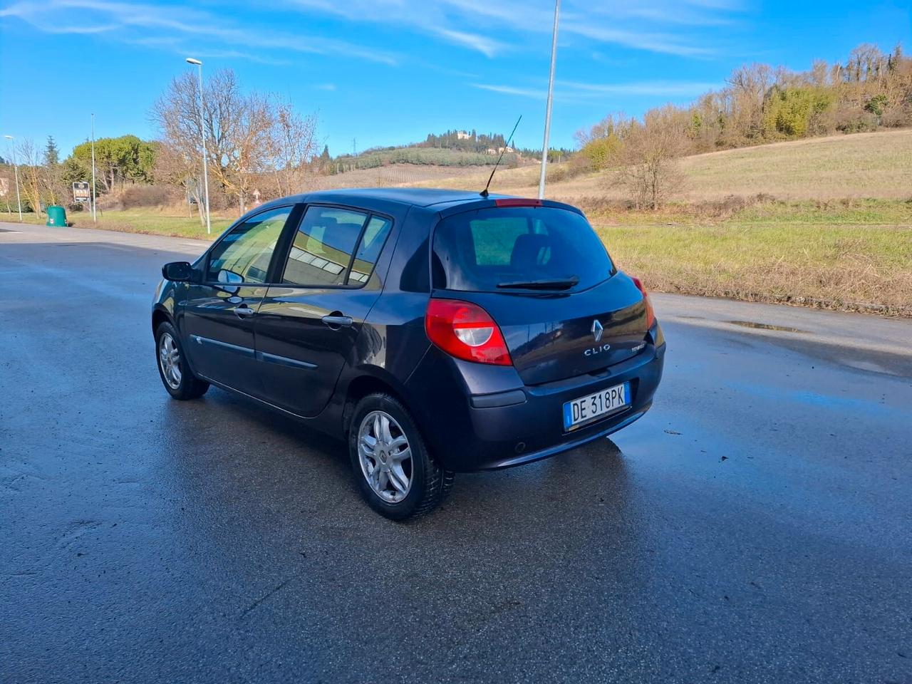 Renault Clio 1.2 16V 5 porte Luxe