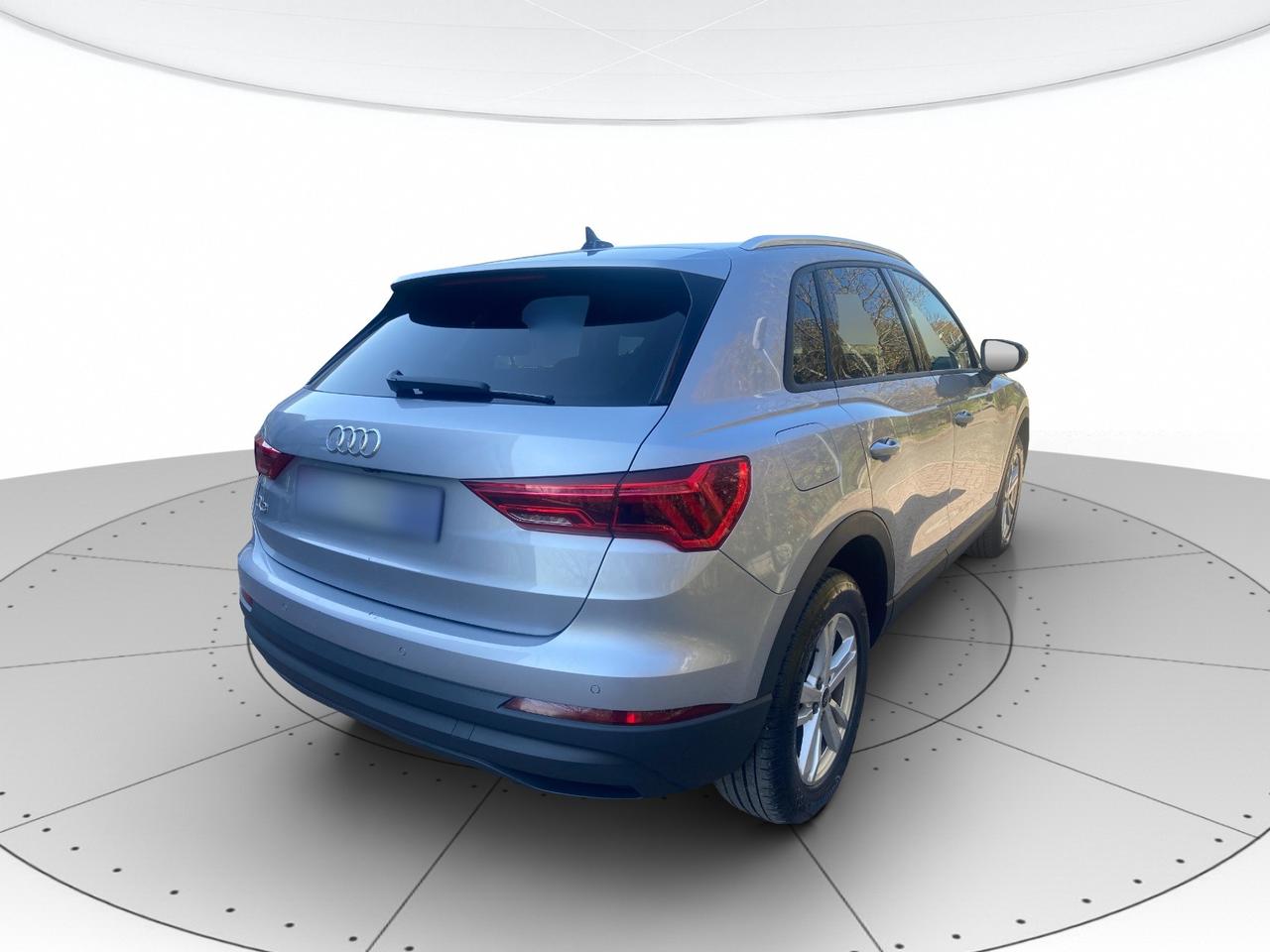 AUDI Q3 45 1.4 tfsi e Business s-tronic