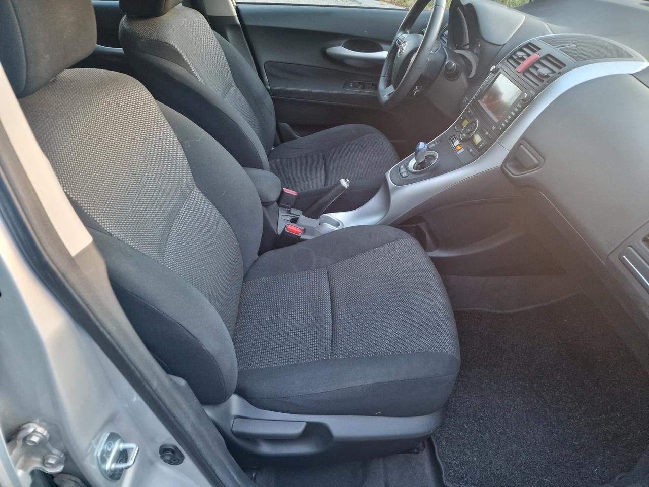 Toyota Auris 1.8 Hybrid 92000km