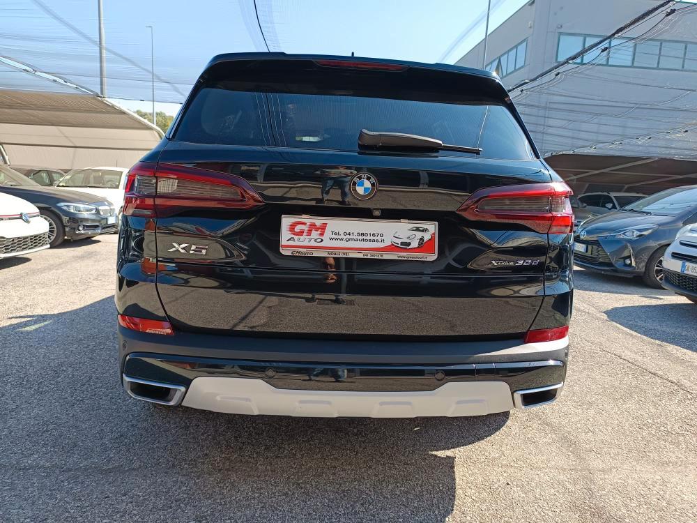 BMW X5 xdrive30d mhev 48V xLine auto
