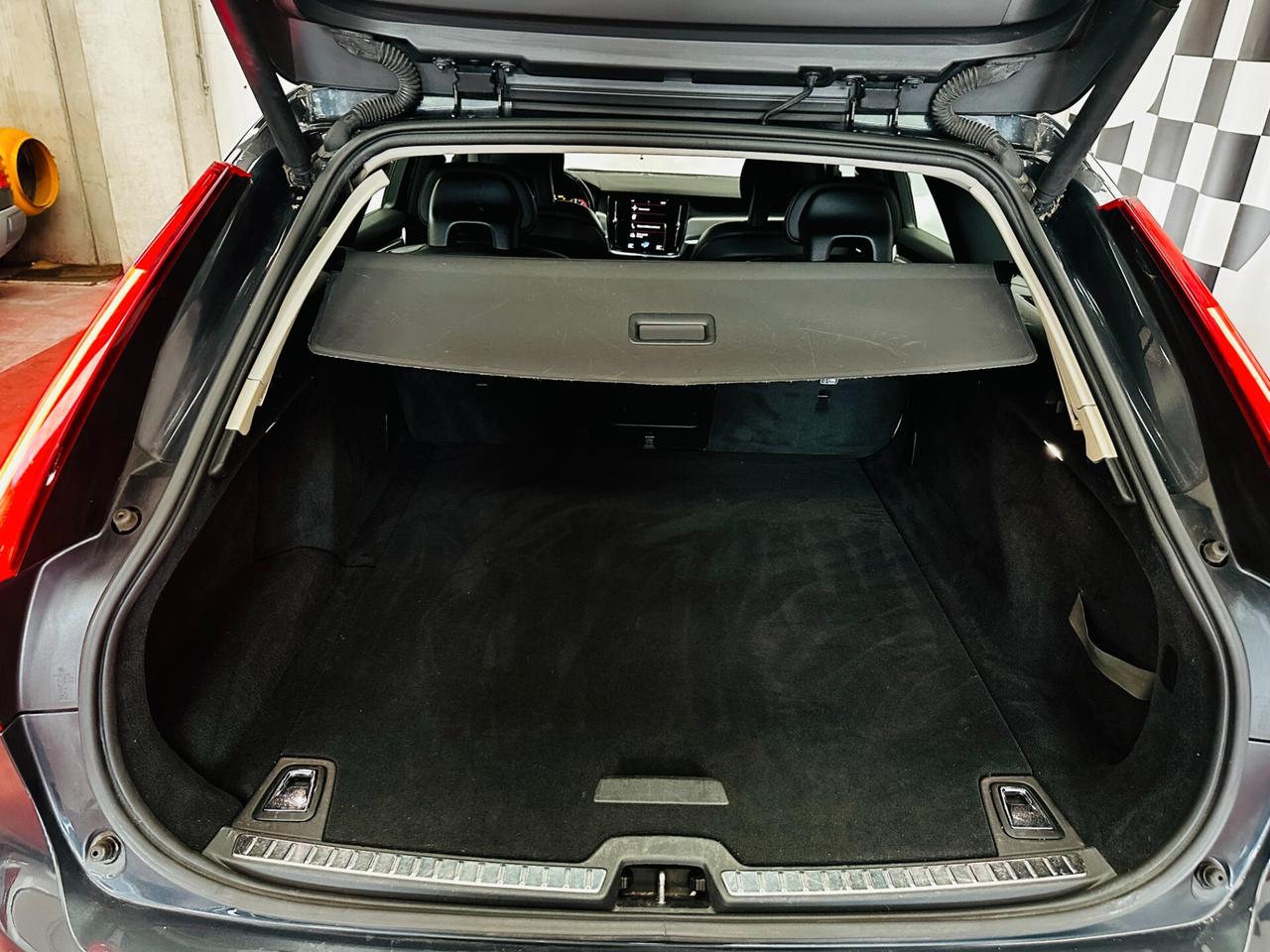 Volvo V90 D4 Geartronic Momentum 17