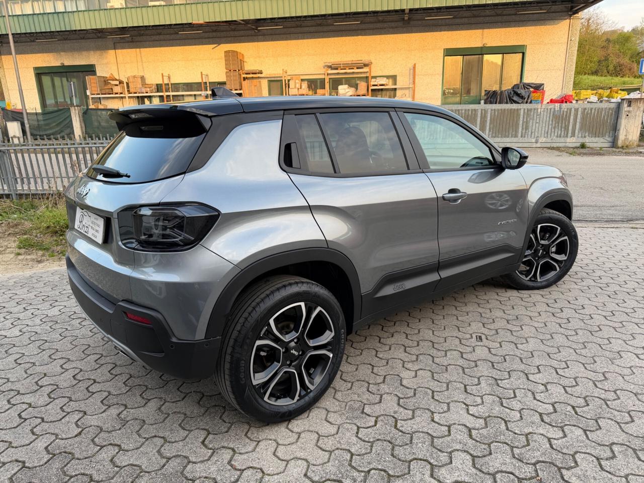 Jeep Avenger 1.2 Turbo 100 CV MHEV Summit