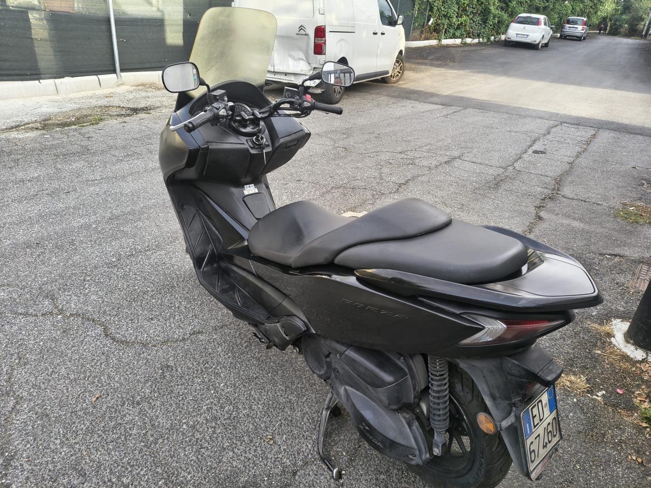 Honda Forza 300