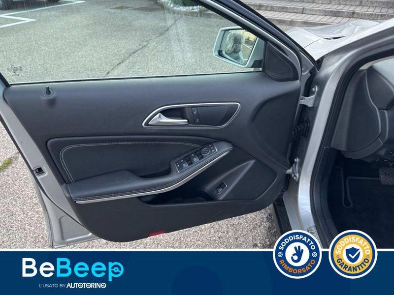 Mercedes-Benz GLA 200 D SPORT 4MATIC AUTO